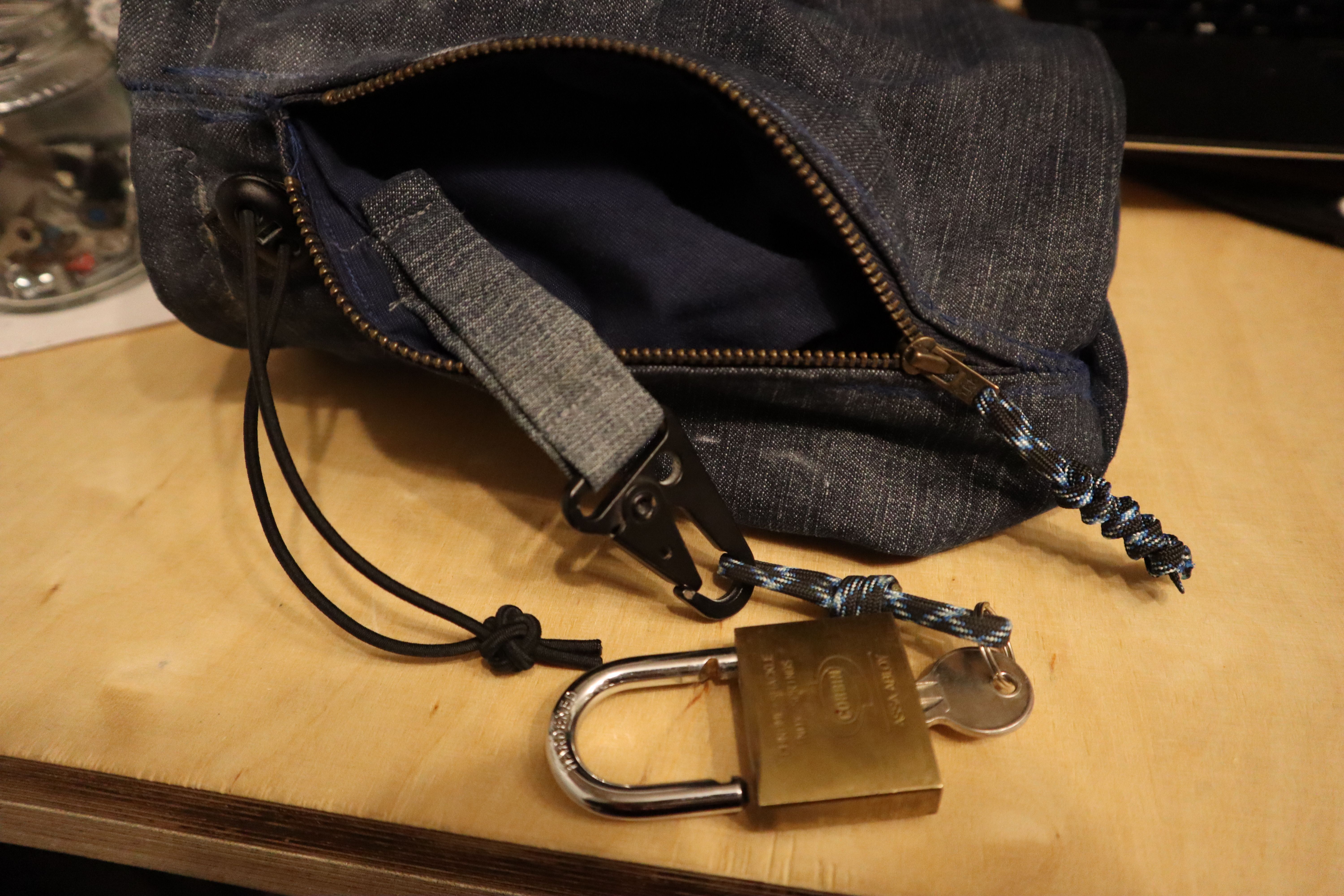 Hook in pocket