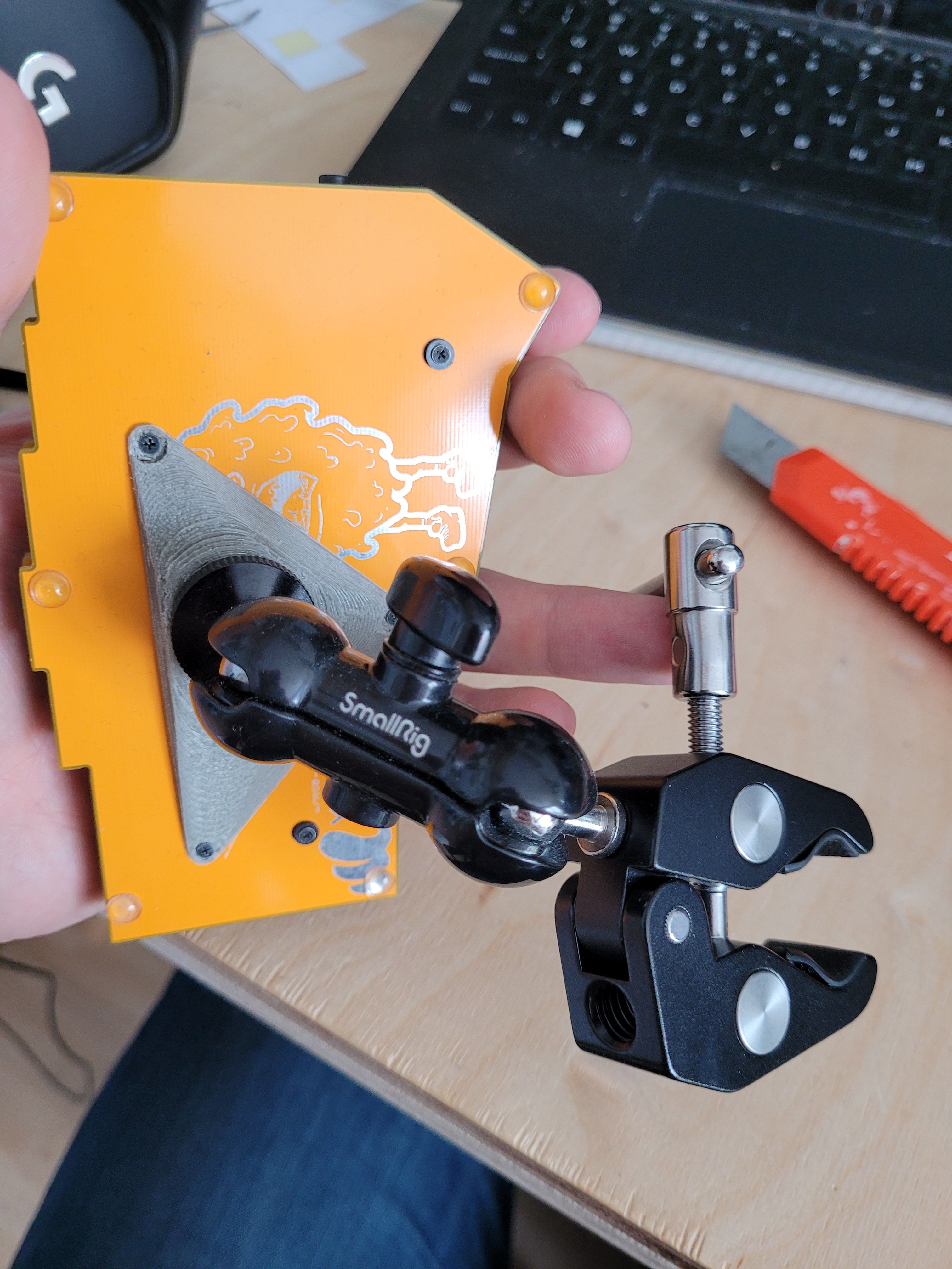 Camera clamp arm on Corne